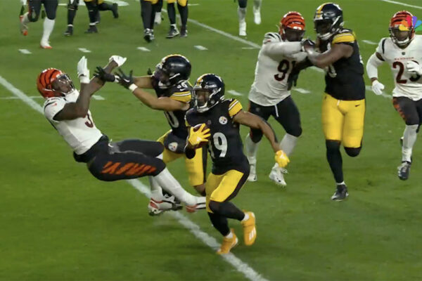 Steelers’ Jaylen Warren Walks the Walk With Vicious Pancake Block vs. Bengals
