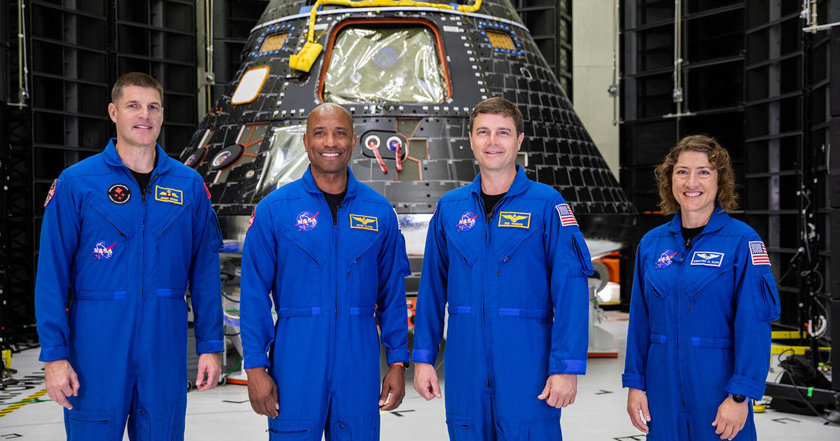 NASA delays first Artemis astronaut flight to late 2025, moon landing to 2026